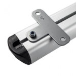 Dio prihvata koji se umeće u aluminijski krovni nosač kako bi se postavio krovni nosač za bicikl na njega